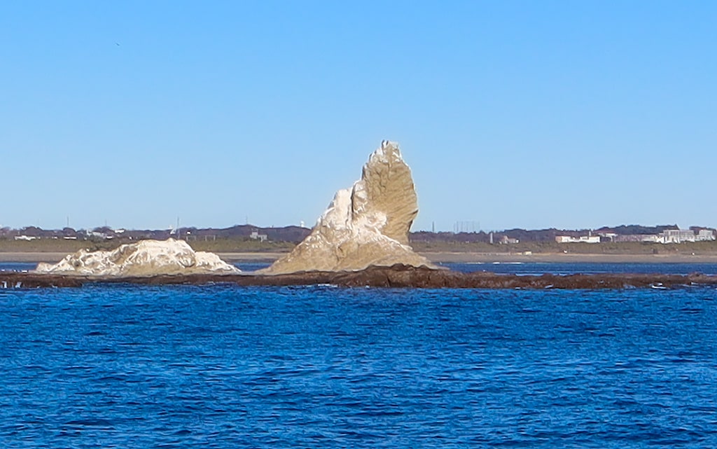 茅ヶ崎、烏帽子岩(えぼし岩)