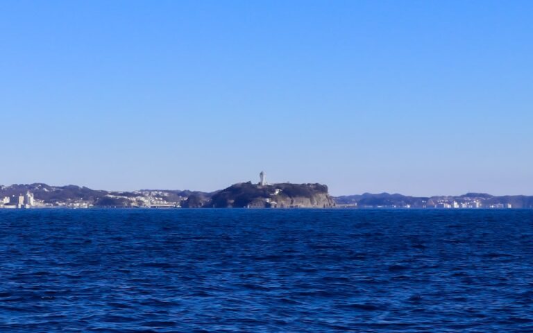 平塚から見る江ノ島